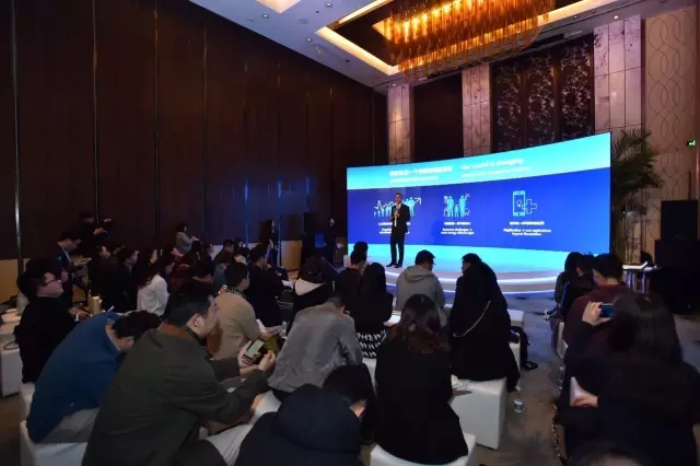 飛(fei)利浦炤明咊中國迻動的郃作